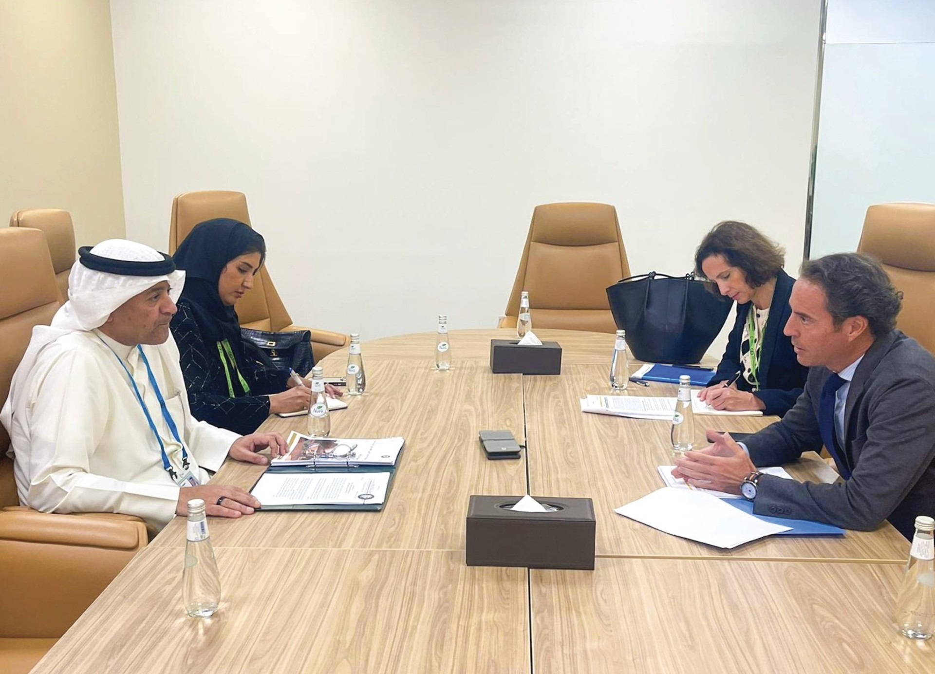الأمين العام لمجلس التعاون يبحث مع ممثل حلف الشمال الأطلسي لدول الجوار الجنوبي آليات العمل المشترك