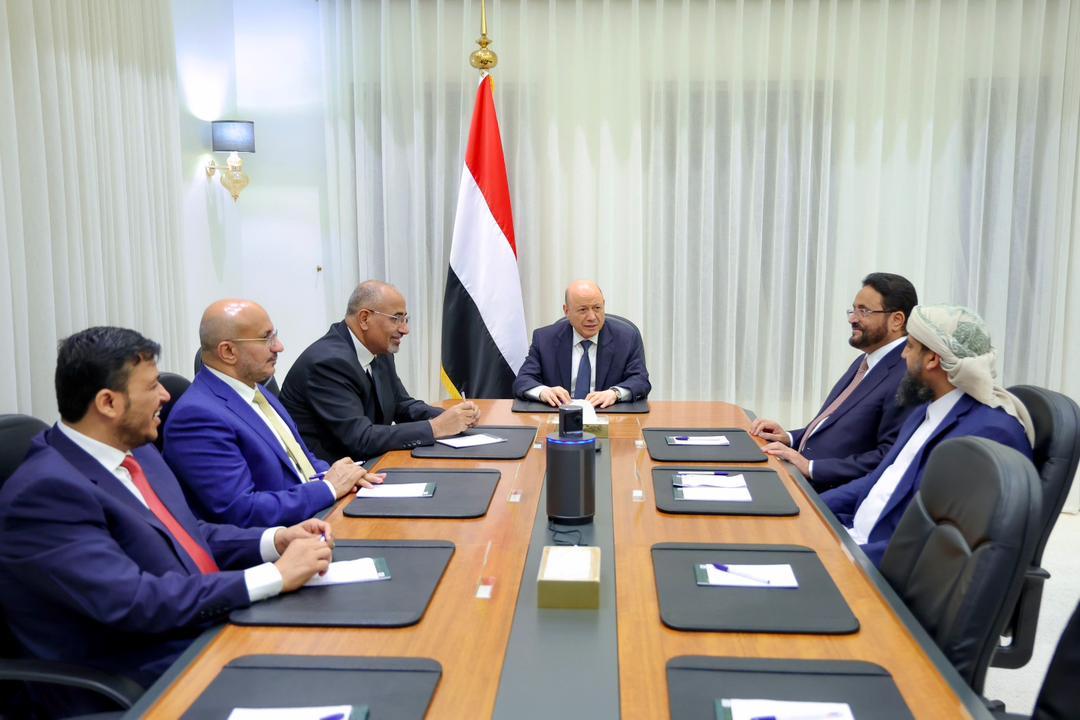 مجلس القيادة الرئاسي اليمني خلال الاجتماع