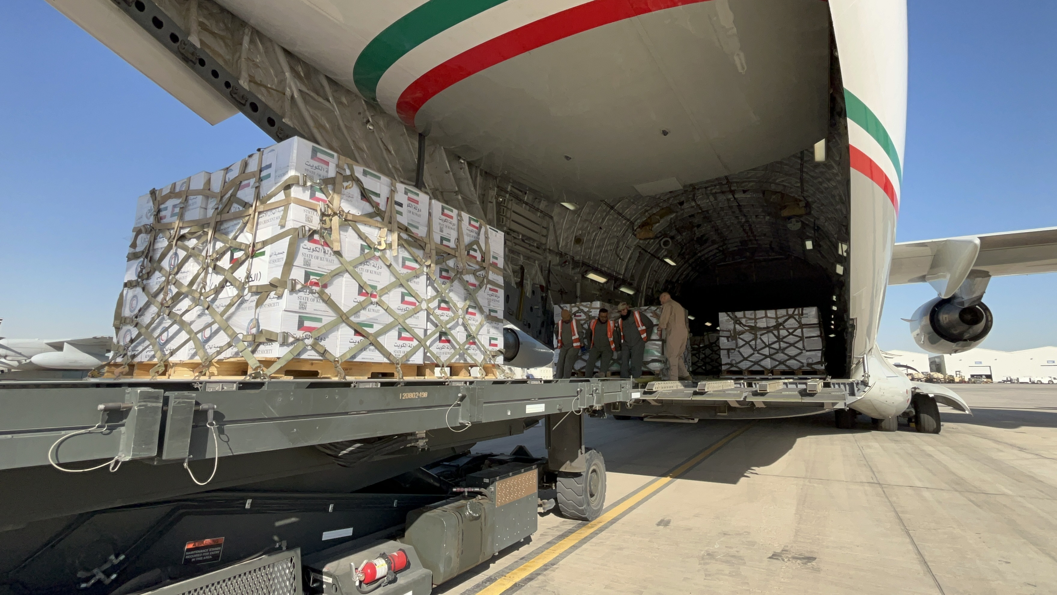 Kuwait dispatches 19th planeload of relief supplies to Gaza