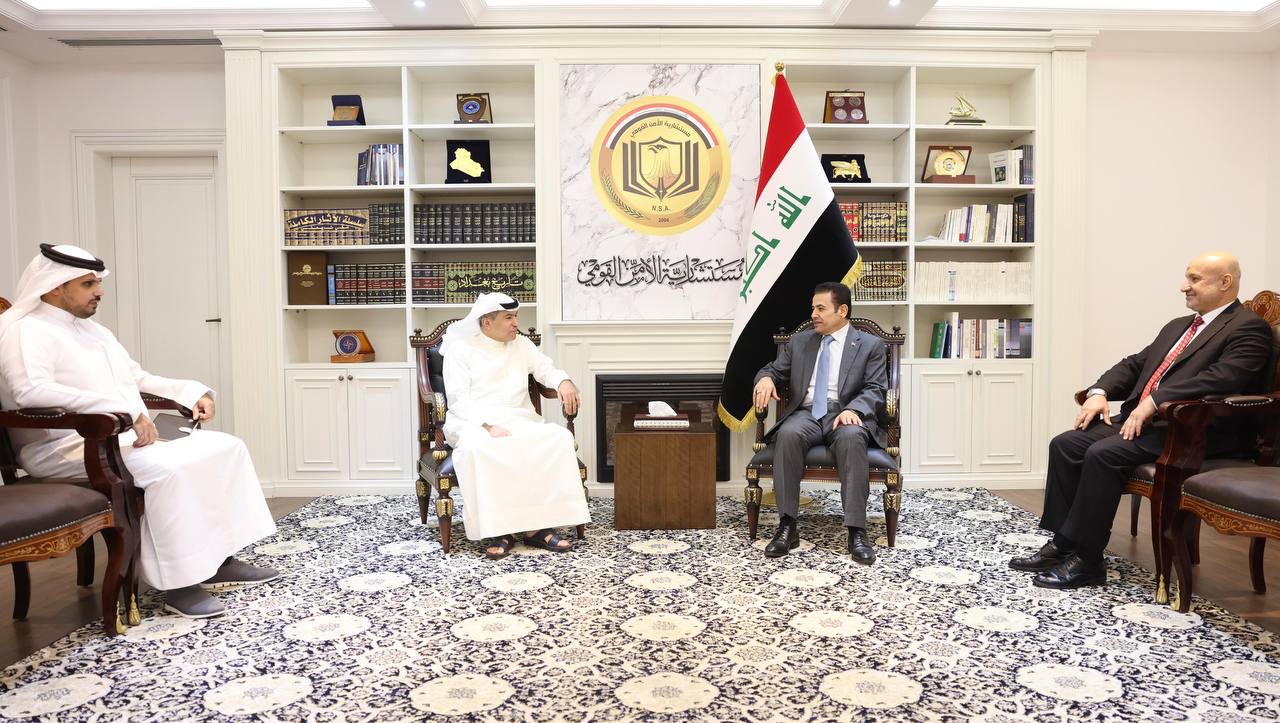 سفير الكويت ببغداد ومستشار الأمن القومي العراقي يبحثان العلاقات الثنائية والتطورات الإقليمية