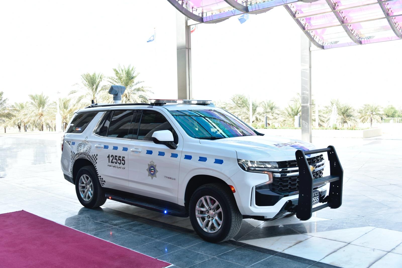 النائب الأول لرئيس مجلس الوزراء ووزير الداخلية يطلع على الدورية الأمنية الذكية المزودة بأحدث التقنيات