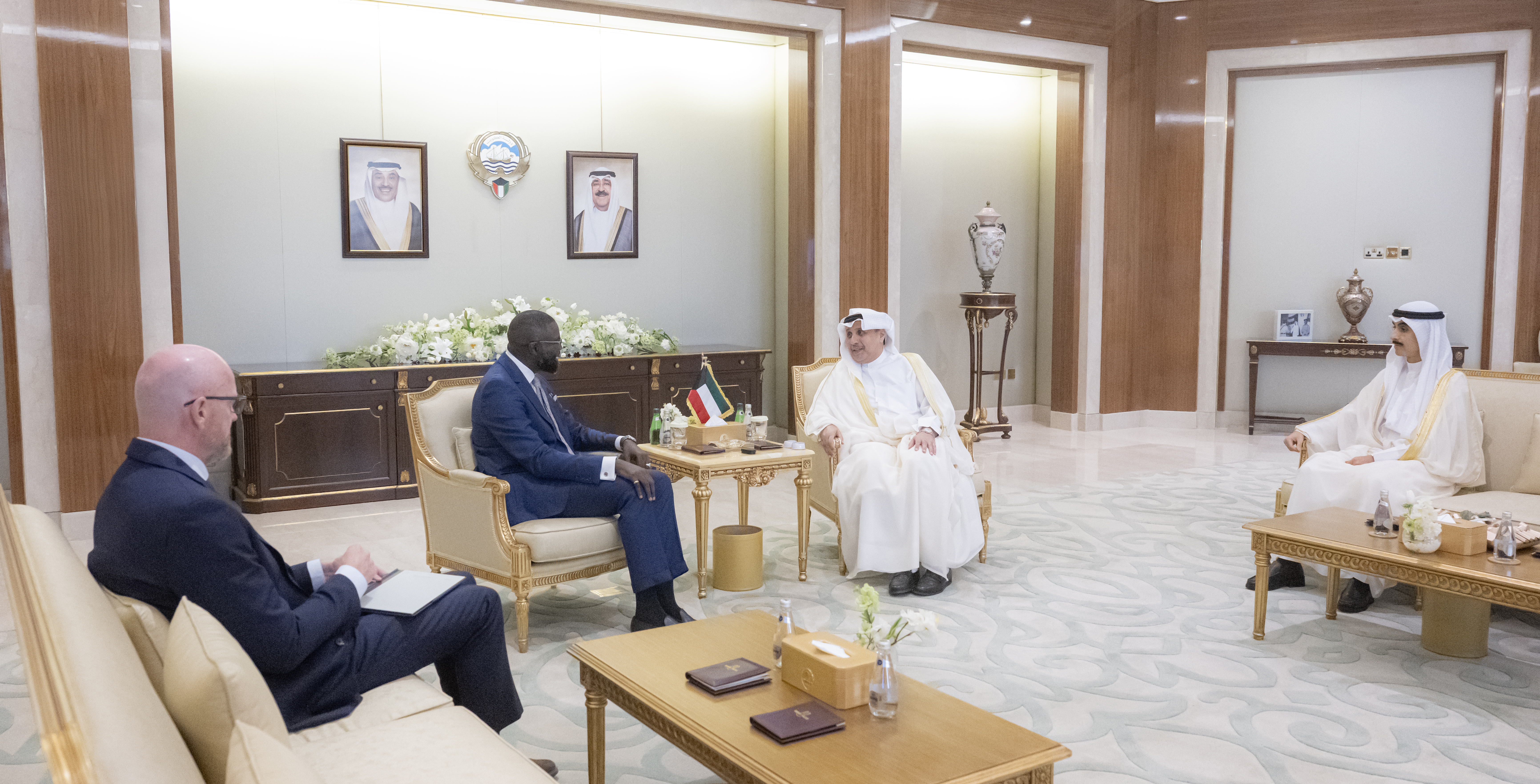 Minister of Amiri Diwan Affairs and Head of His Highness the Crown Prince Diwan, Sheikh Thamer Jaber Al-Ahmad Al-Sabah, received at Bayan Palace Head of the Regional Delegation of the International Committee of the Red Cross (ICRC)