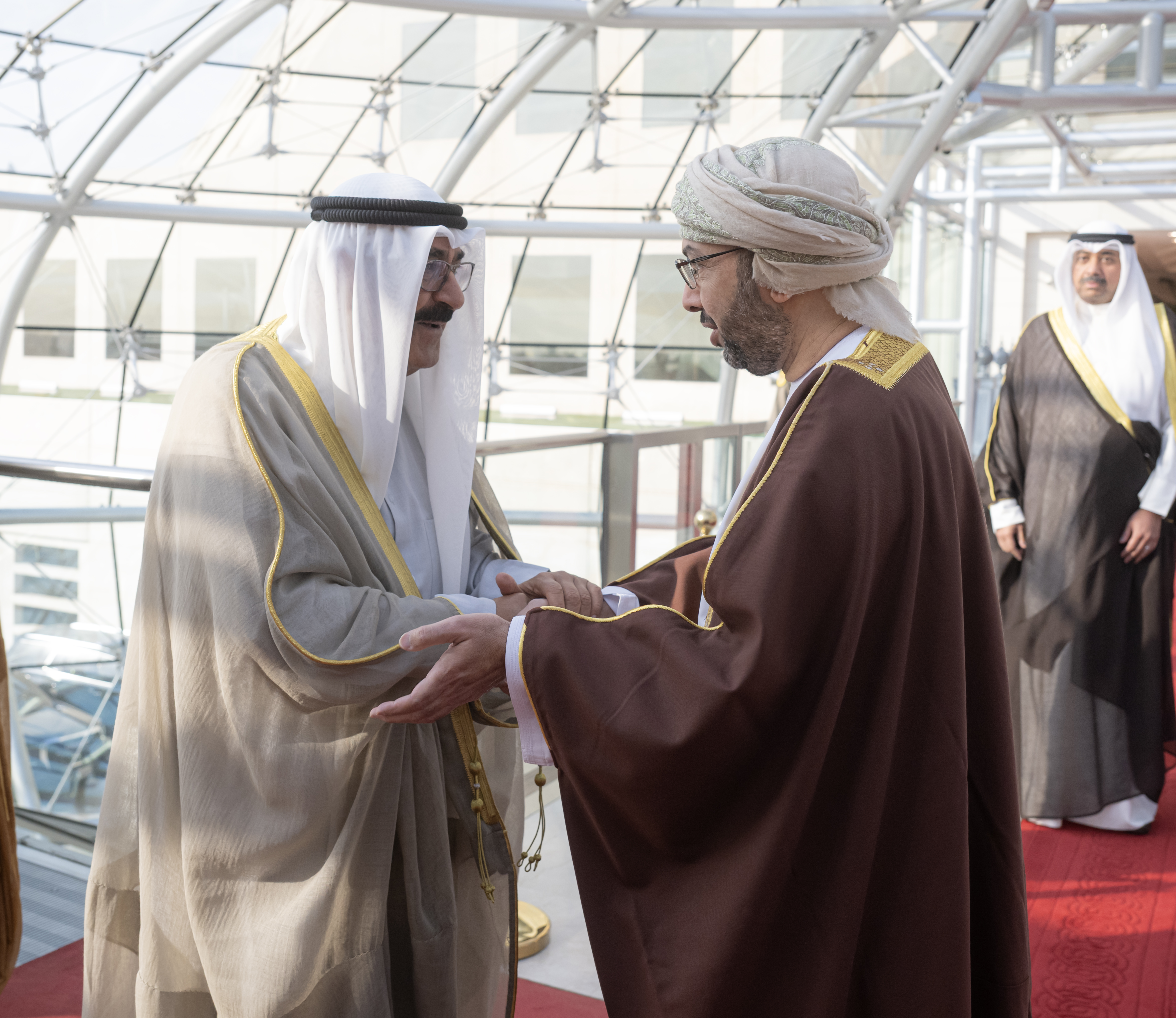 حضرة صاحب السمو أمير البلاد الشيخ مشعل الأحمد الجابر الصباح يتوجه إلى سلطنة عمان في زيارة أخوية