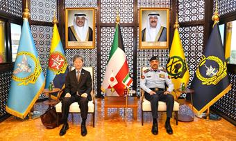 Kuwait's army Chief of Staff meets Japanese Amb.                                                                                                                                                                                                          