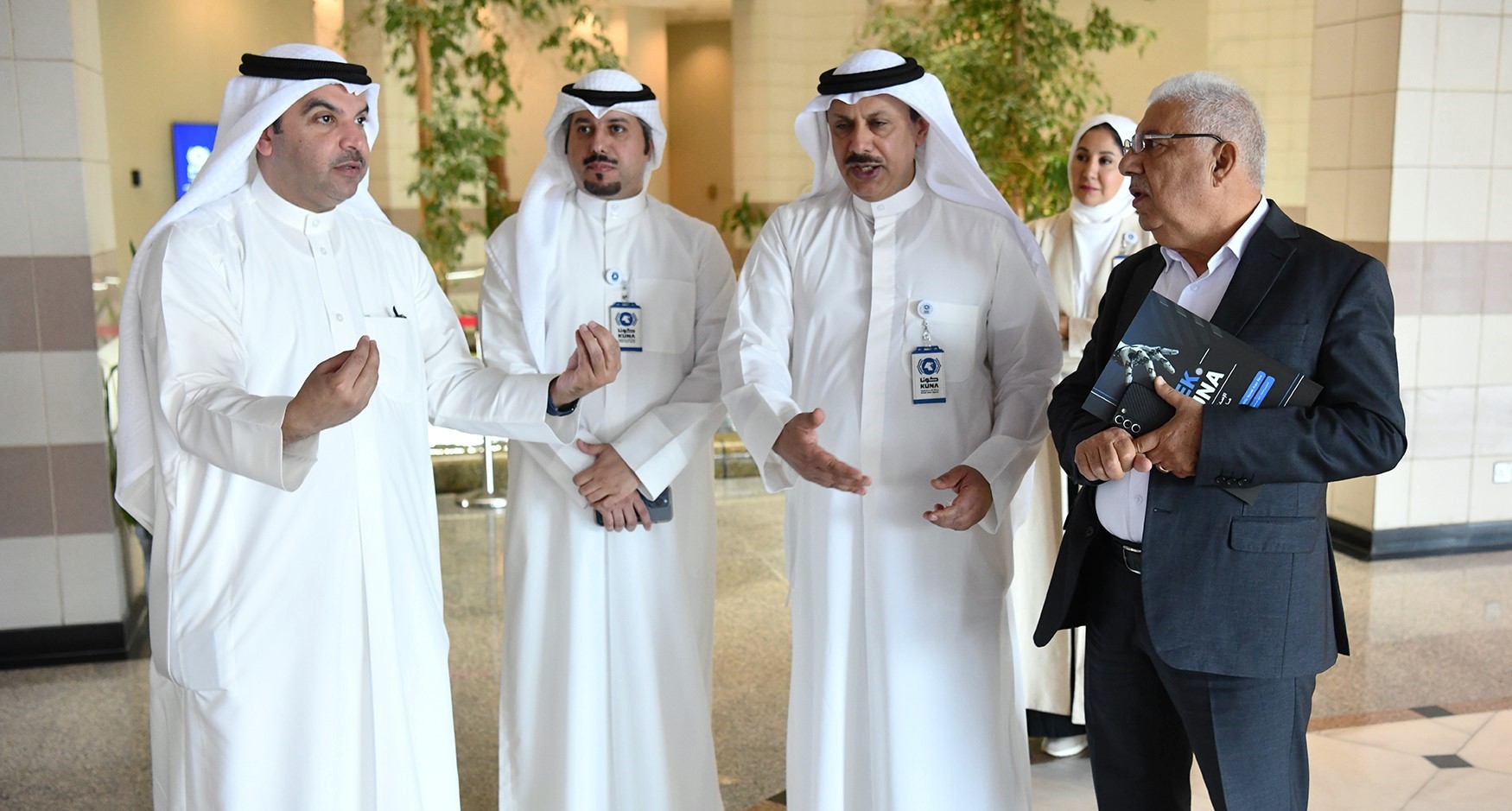 Les responsables des trois agences de presse en tournée entre les départements de KUNA.