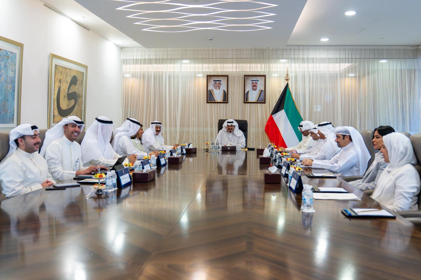 His Highness the Prime Minister Sheikh Ahmad Abdullah Al-Ahmad Al-Sabah presides over meeting following up on agreements with China
