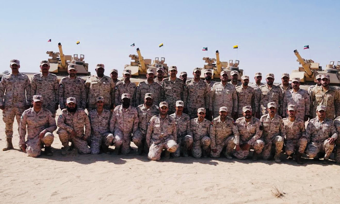 رئيس الأركان العامة للجيش الفريق الركن خالد الشريعان يزور لواء الشهيد المدرع (35)