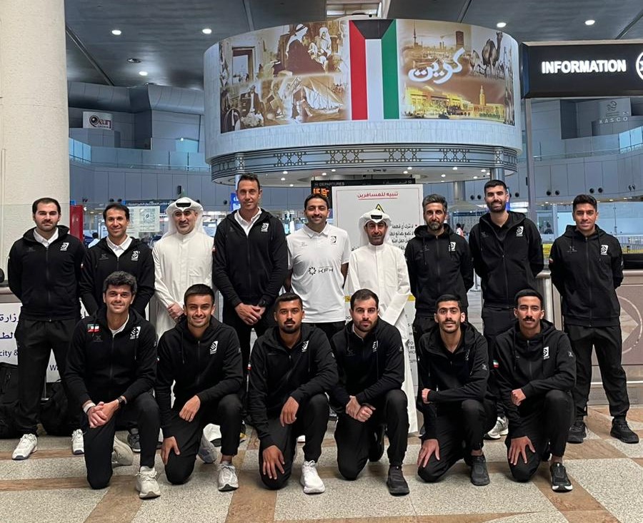 صورة جماعية لوفد منتخب الكويت الأول للبادل للرجال والسيدات المشارك بمنافسات كأس آسيا للبادل