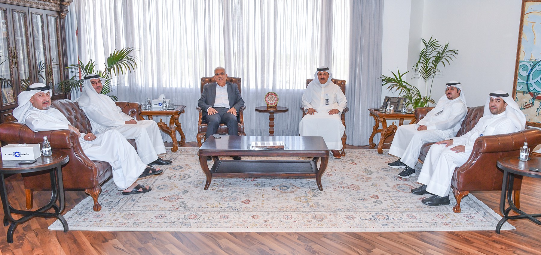 المدير العام لـ(كونا) بالتكليف محمد المناعي مع رئيس مجلس إدارة وكالة (بترا) نبيل غيشان والمدير العام لوكالة (بنا) عبدالله بو حجي