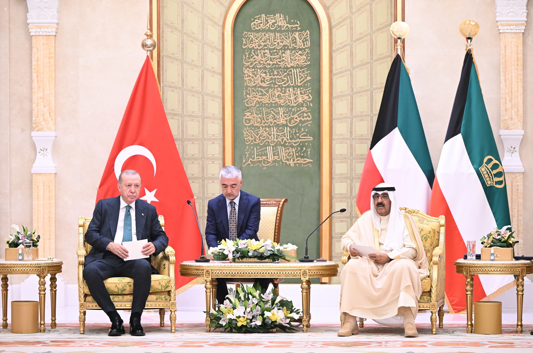 Kuwait Amir holds talks with Turkish President on his official visit