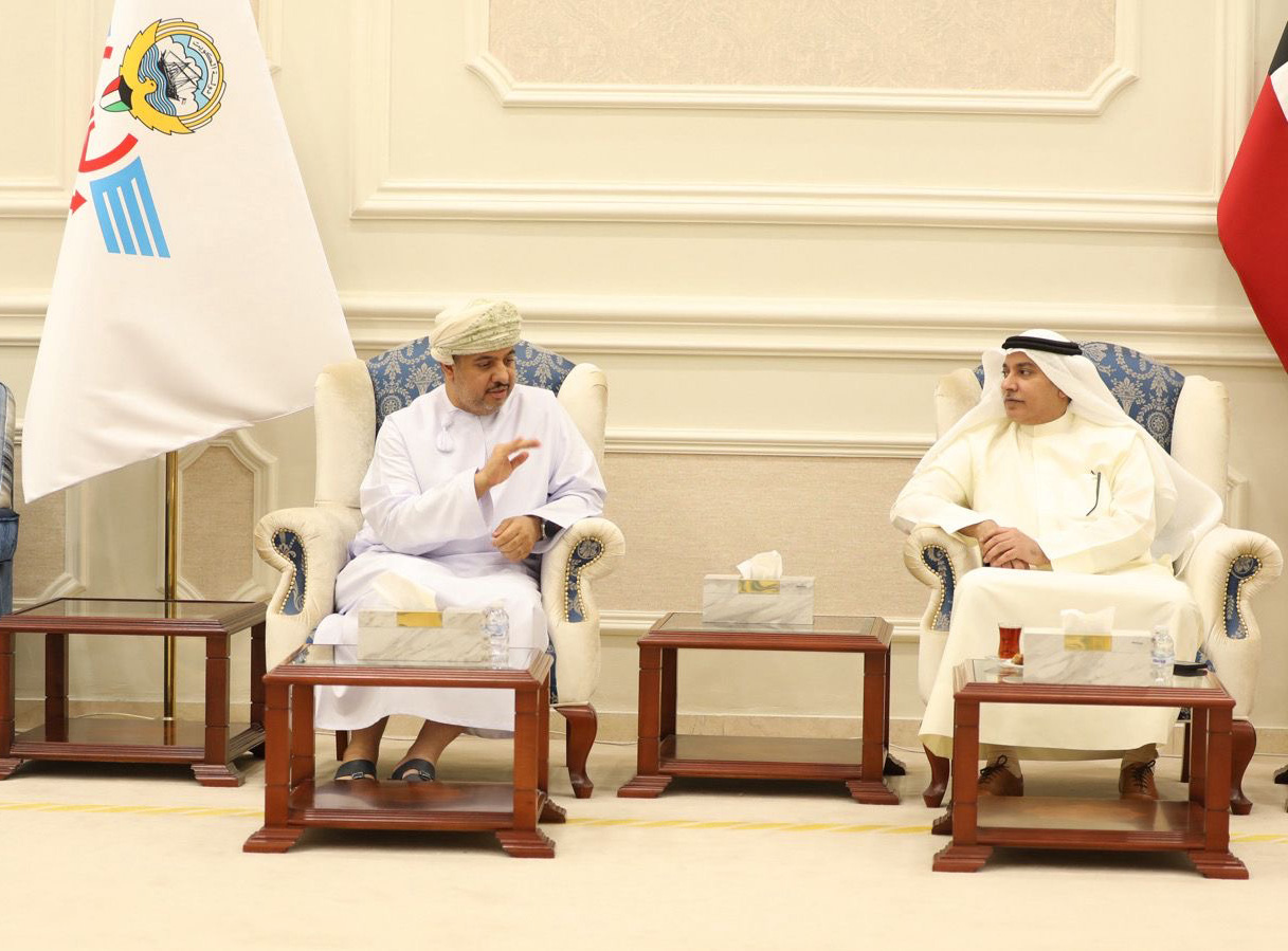 مدير (الجمارك) الكويتية يبحث ووفد (الجمركي الخليجي) آليات تطبيق لوائح قانون الجمارك الموحد وسبل تعزيز التعاون