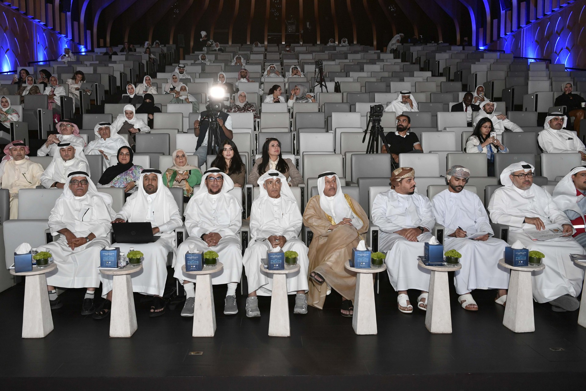 الحضور والمشاركين في جلسات اليوم الختامي للمؤتمر