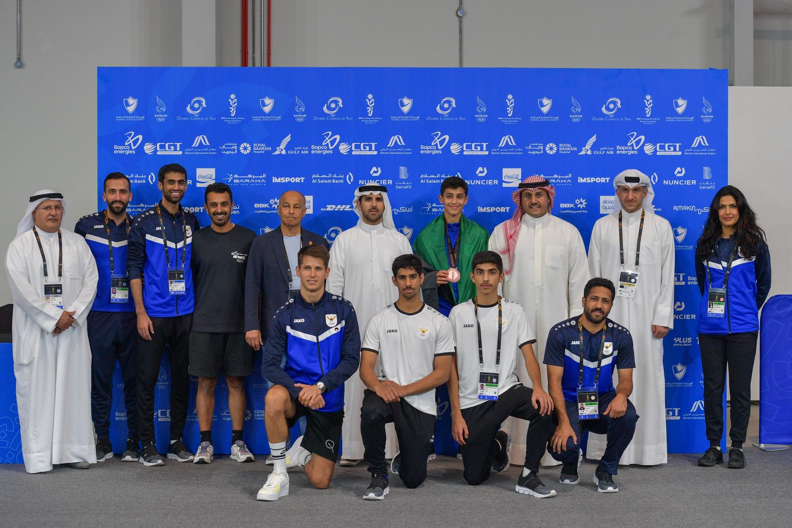 لاعب منتخب الكويت الوطني للتيك بول ناصر الصقر مع الوفد الكويتي