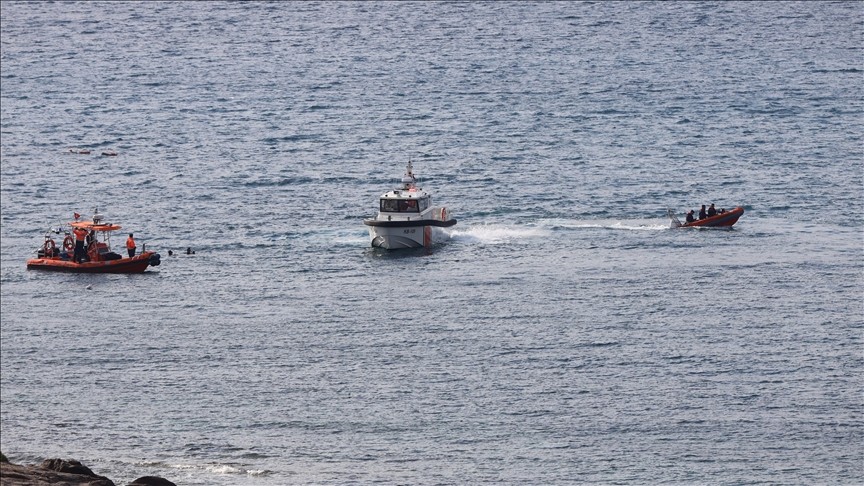 Seven migrants die as boat sinks off SW Turkiye