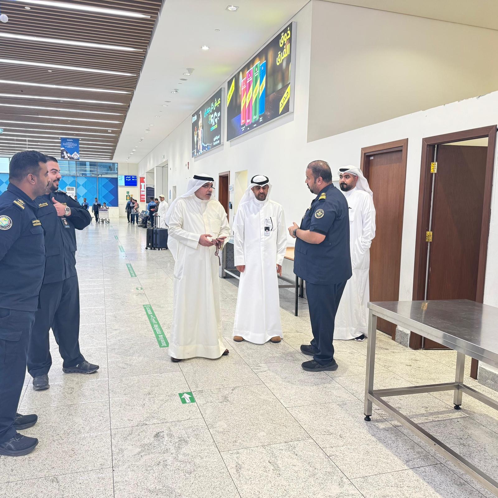 مدير عام الإدارة العامة للجمارك يقوم بجولة لادارة جمارك مطار T5