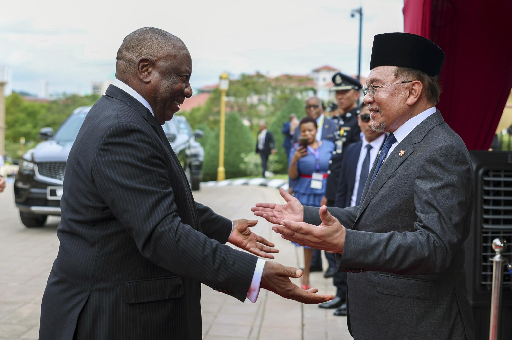 Prime Minister Anwar Ibrahim and South African President Matamela Cyril Ramaphosa