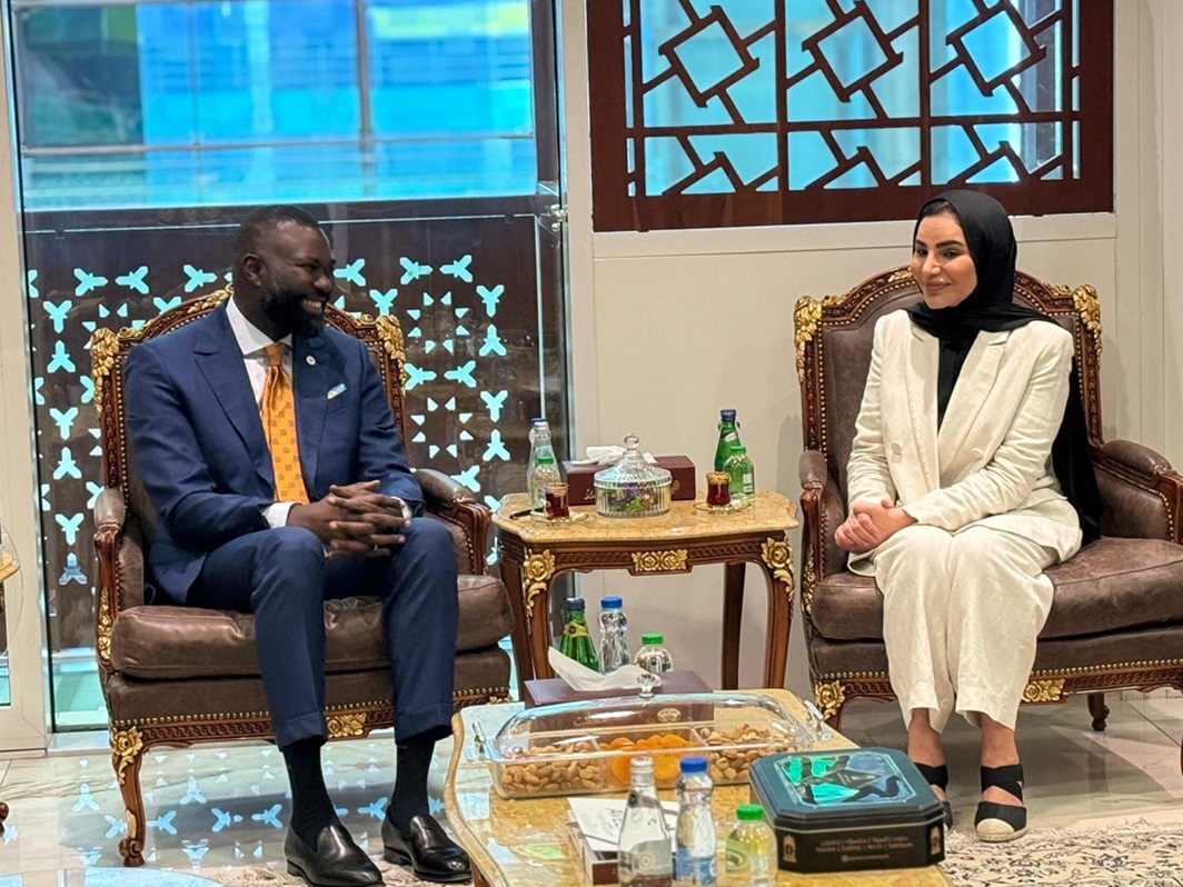 Minister of Social Affairs and Family and Childhood Dr. Amthal Al-Huwaila with Mamadou Sow, Head of the ICRC Regional Delegation to the GCC