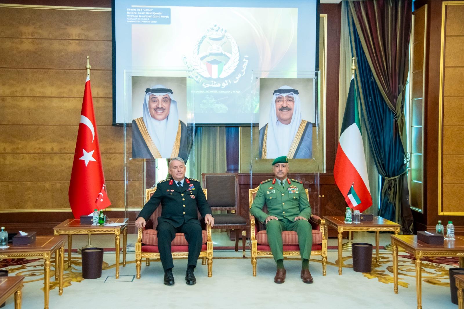 وكيل الحرس الوطني الفريق الركن حمد البرجس لدى استقباله نائب القائد العام لقوات الدرك التركية (الجندرما) الفريق أول حسين أوغلو والوفد المرافق بمناسبة زيارته للبلاد