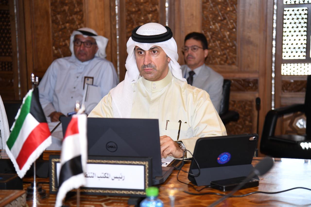 ممثل الكويت في المكتب التنفيذي للمنظمة العربية للطاقة الشيخ الدكتور نمر فهد المالك الصباح خلال ترؤسه اجتماع المكتب الـ174