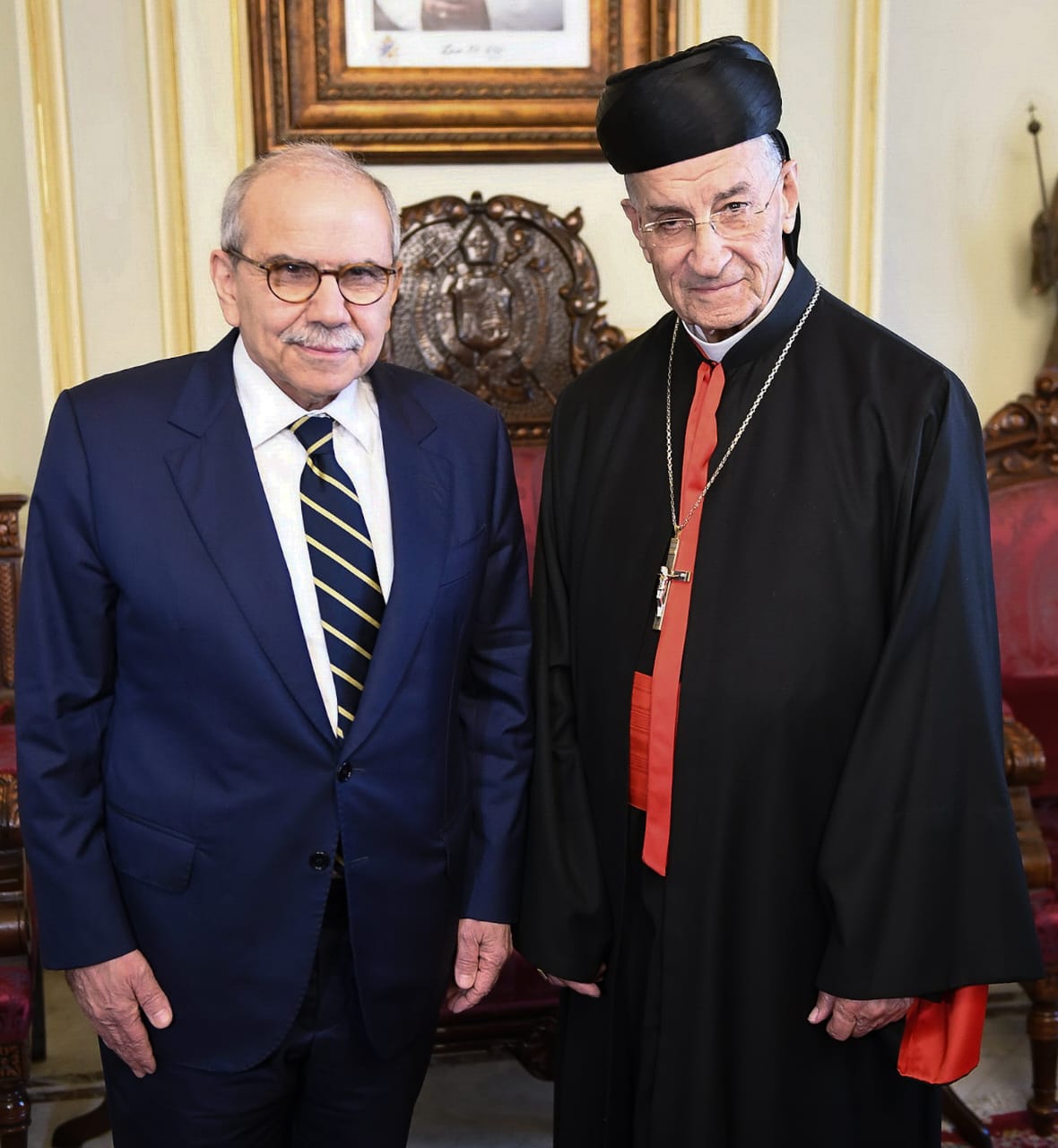 رئيس الوزراء اللبناني نواف سلام خلال لقائه البطريرك الماروني مار بشارة بطرس الراعي