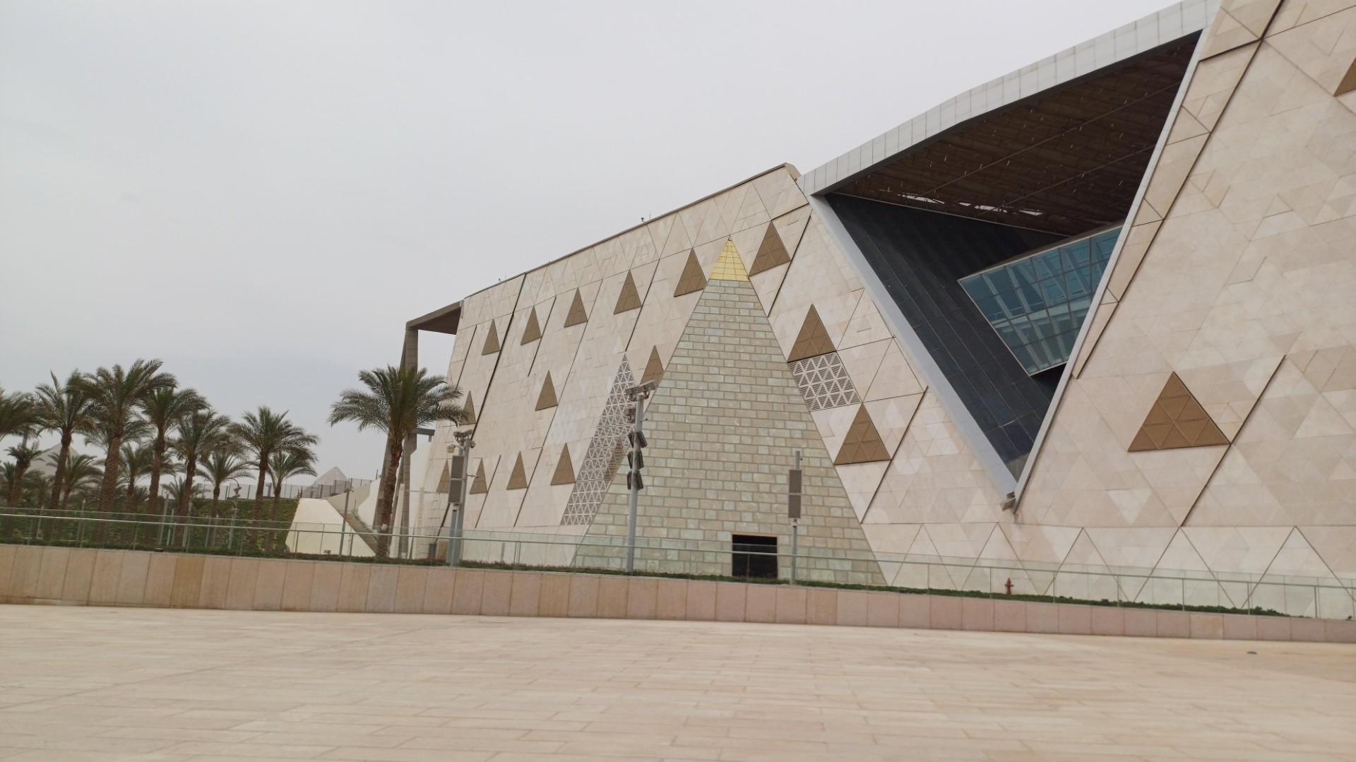 المتحف المصري الكبير