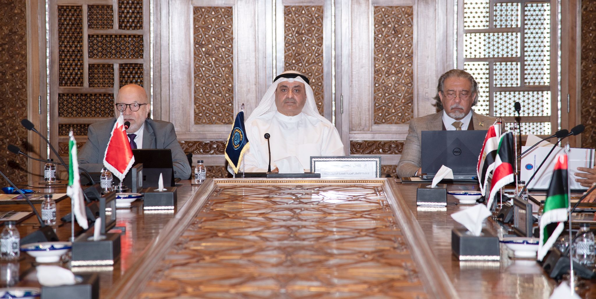 الأمين العام للمنظمة جمال اللوغاني خلال إلقاءه كلمة في الاجتماع