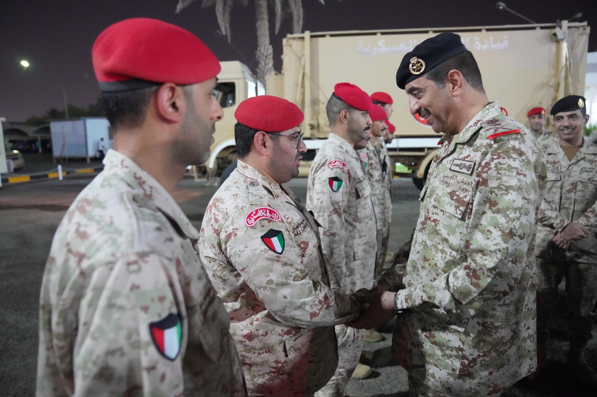 رئيس الأركان العامة للجيش الفريق الركن خالد الشريعان لدى زيارته قيادة الشرطة العسكرية