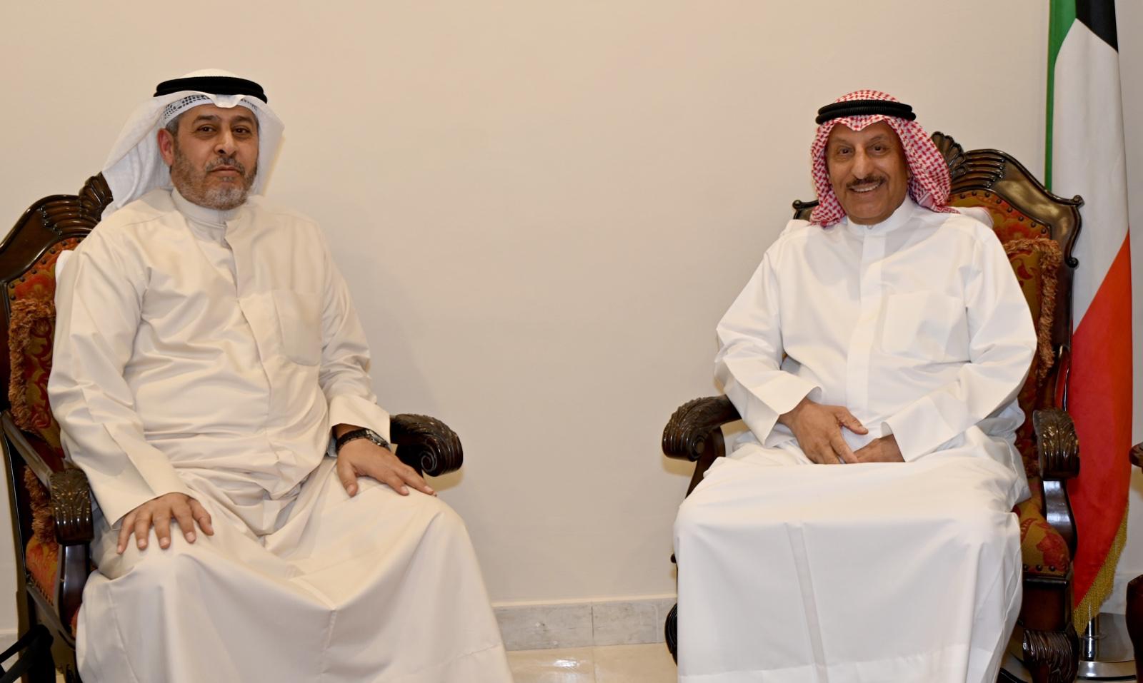 رئيس مجلس إدارة (الهلال الأحمر) مستقبلا مدير منطقة الشرق الأوسط وشمال أفريقيا في المؤسسة الإسلامية لتنمية القطاع الخاص