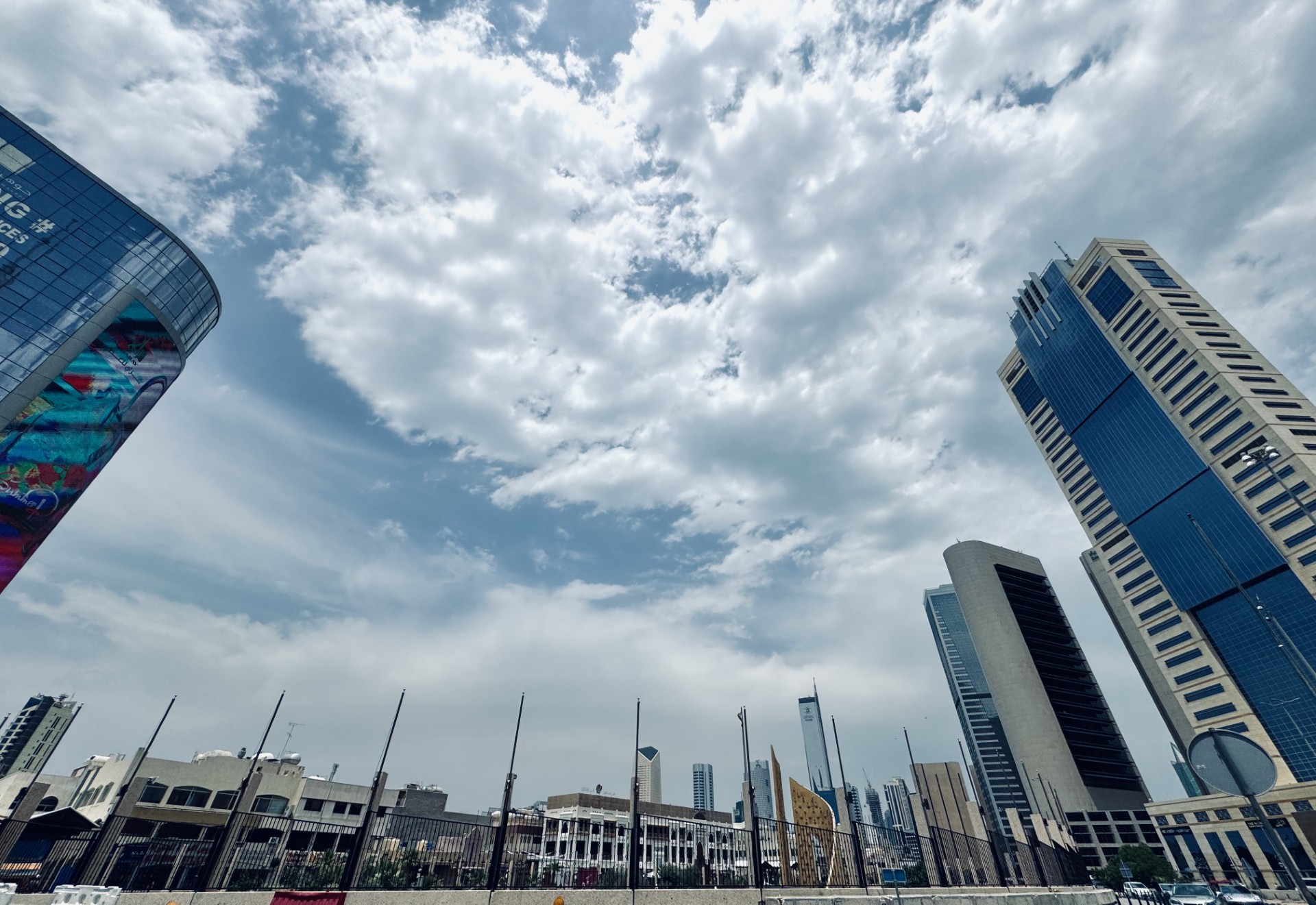 (الأرصاد الجوية): فرص لتشكل الضباب على بعض المناطق بدءا من مساء اليوم