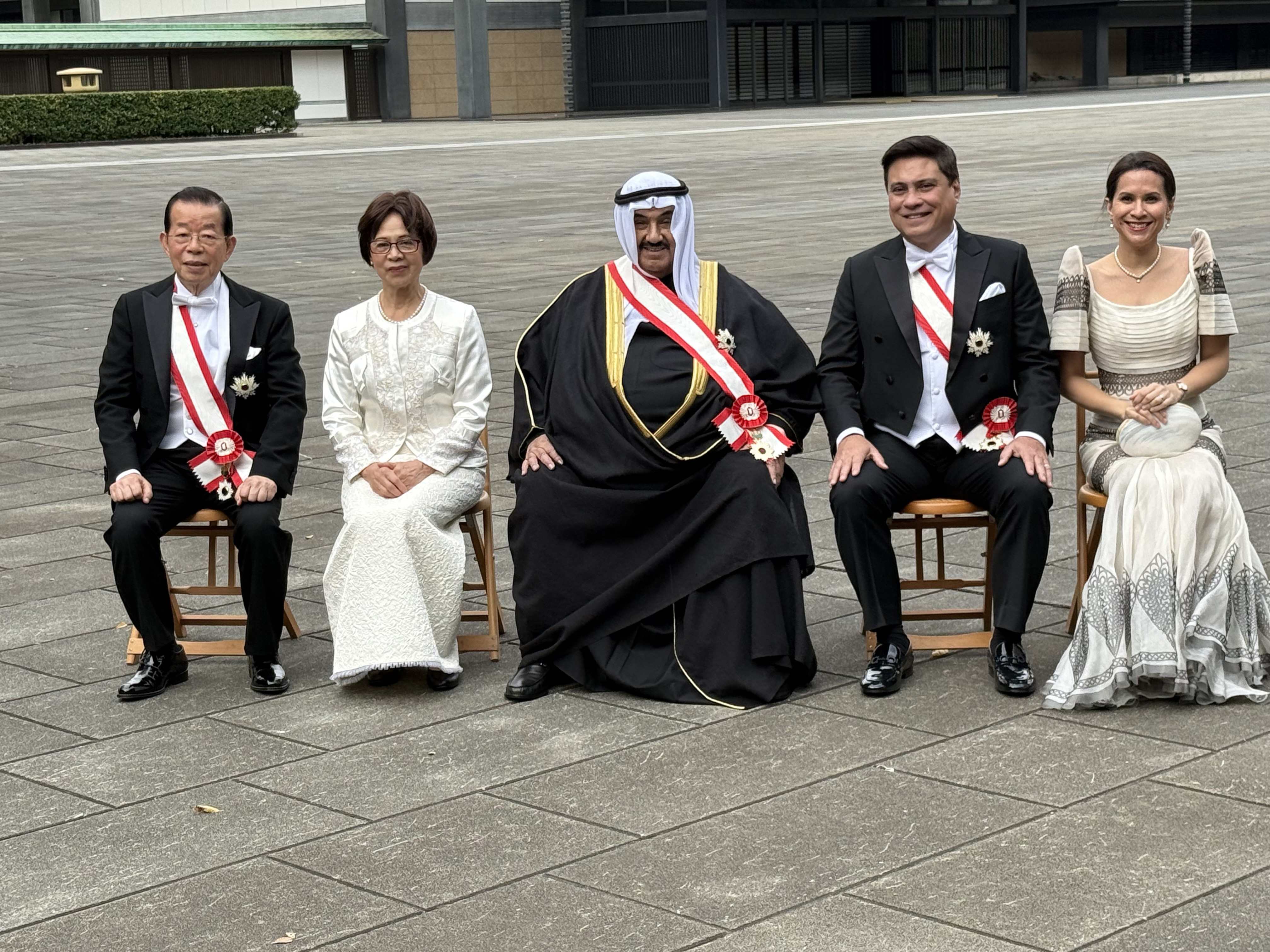 سمو الشيخ ناصر المحمد يتقلد «الوشاح الأكبر لوسام الشمس المشرقة» من إمبراطور اليابان