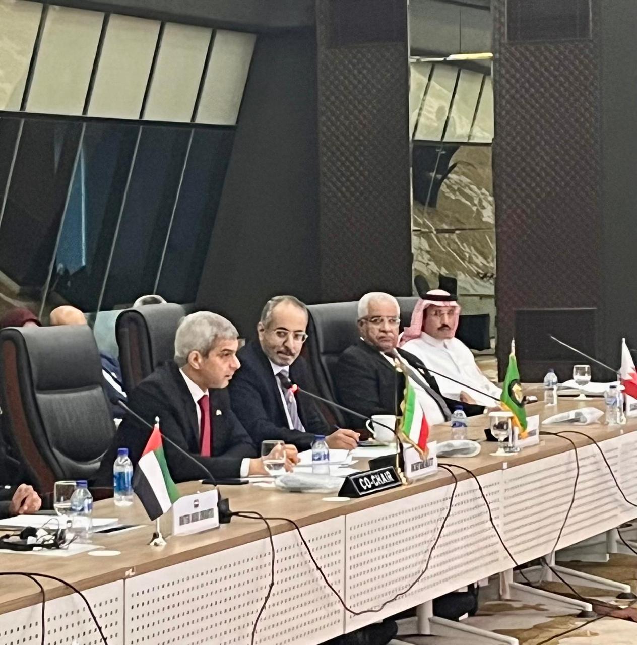 سفير دولة الكويت لدى إندونيسيا خالد جاسم الياسين يتحدث خلال اجتماع مجلس التعاون الخليجي مع لجنة الممثلين الدائمين