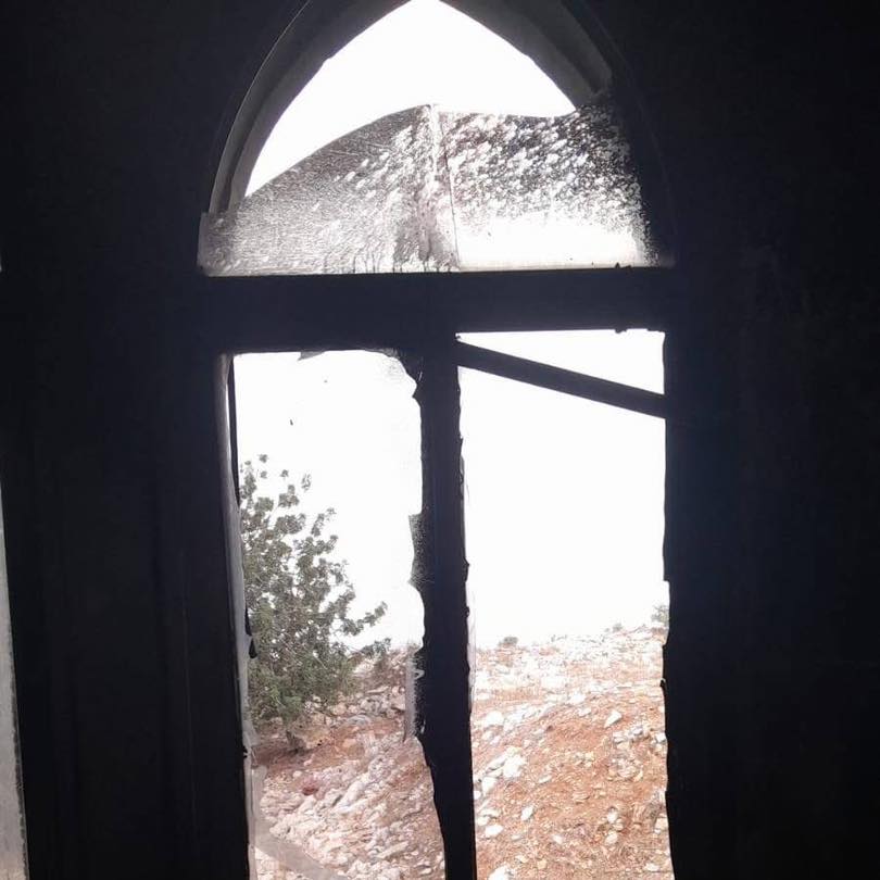 أضرار مادية الحقتها النيران في مسجد أحرقه المستوطنون في الضفة الغربية