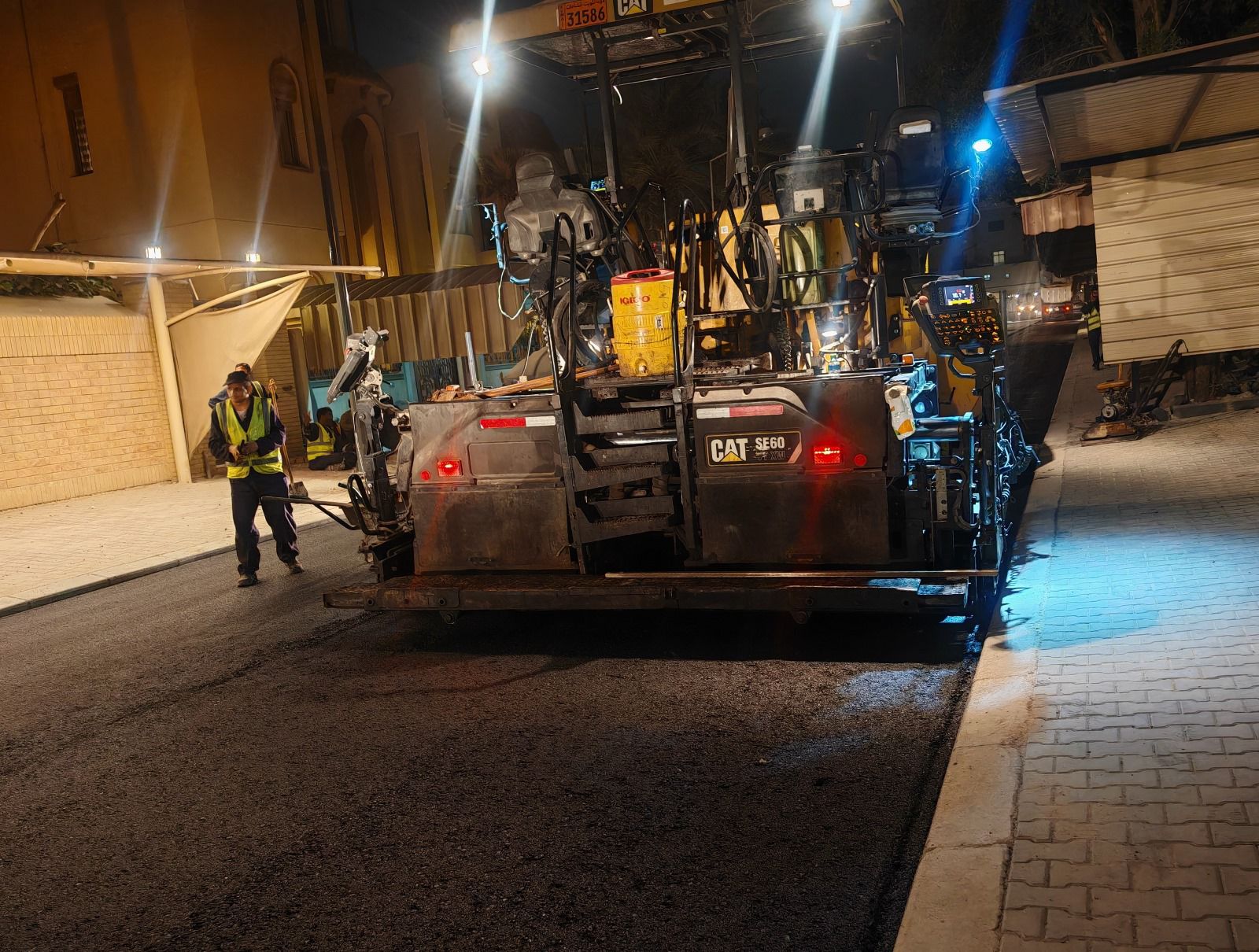 أعمال الصيانة  للطرق في منطقة اليرموك