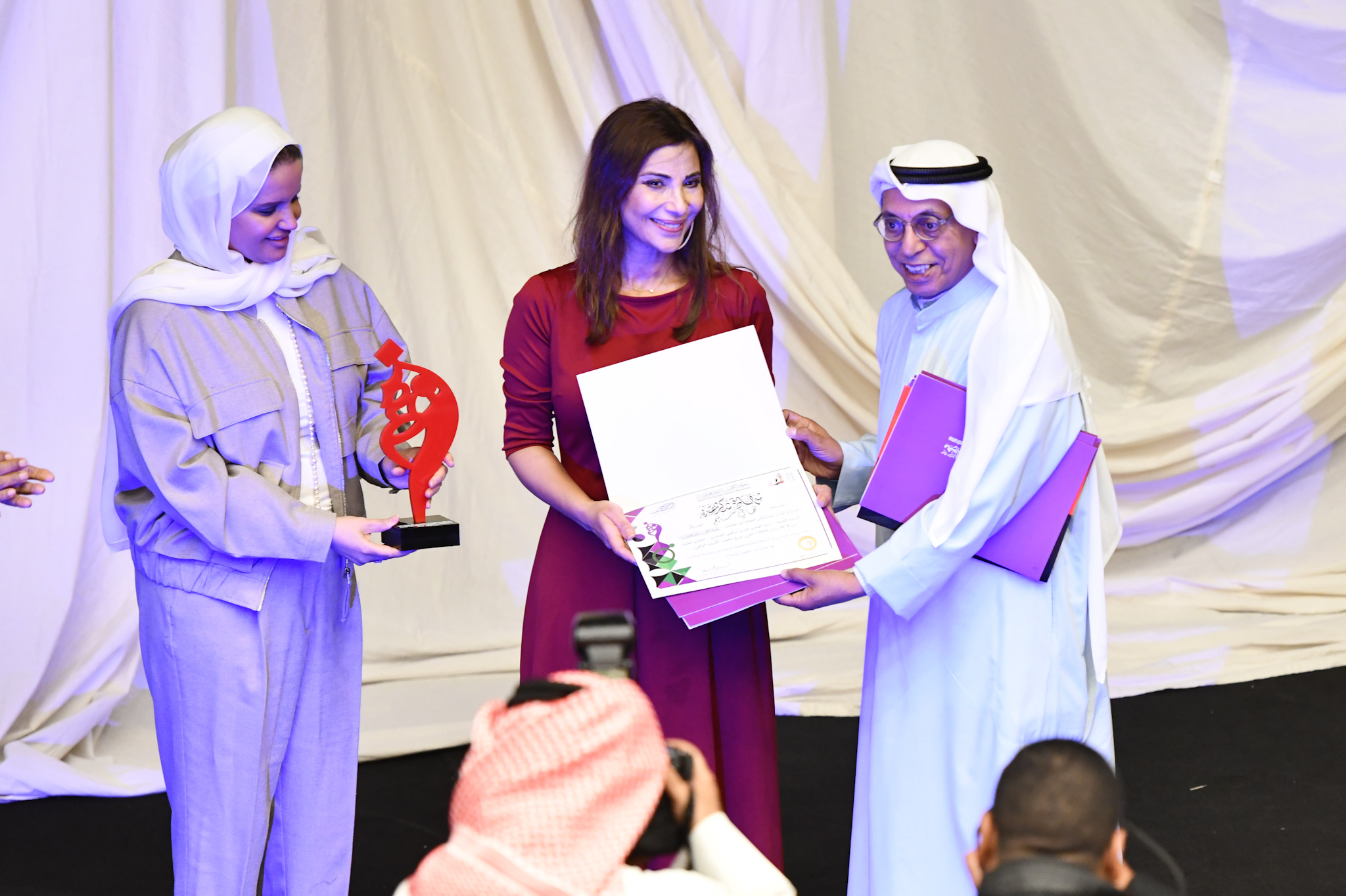 (مرثية ميديا) الإسباني يحصد جائزة أفضل عرض مشارك في الدورة الثامنة من مهرجان الكويت الدولي للمونودراما