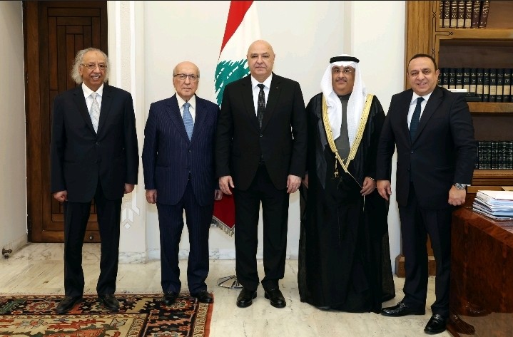 الرئيس اللبناني جوزاف عون خلال استقباله وفد اتحاد المصارف العربية