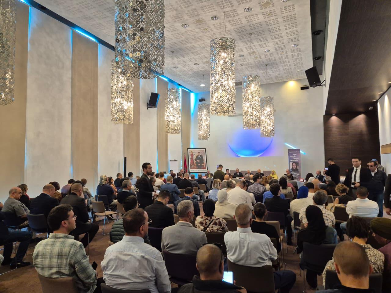 جانب من المشاركين  في  الندوة التكريمية  لسعاد الصباح