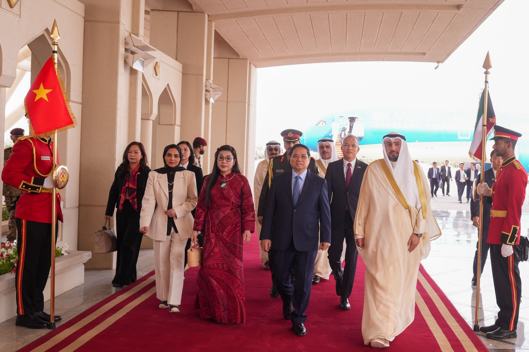 Prime Minister of the Socialist Republic of Vietnam arrives in Kuwait on official visit