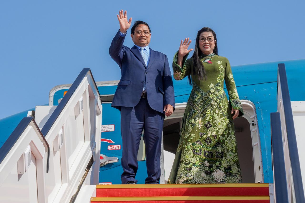 Vietnam's Prime Minister departs Kuwait following official visit