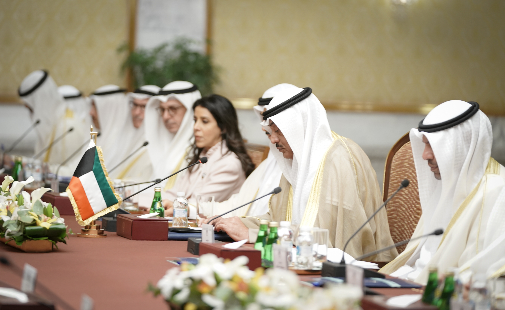 His Highness the Crown Prince Sheikh Sabah Khaled Al-Hamad Al-Sabah and Chinese Deputy President Han Zheng hold official round of talks