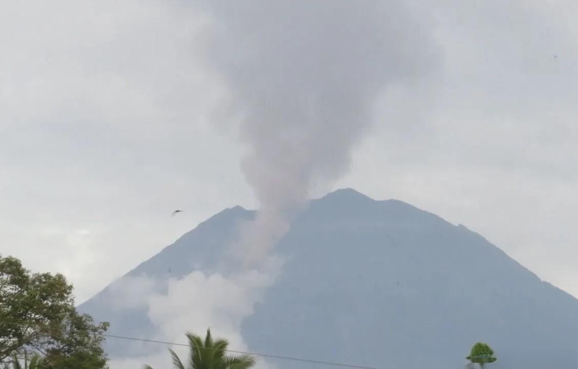Indonesia raises alert for Mount Semeru as 45 eruption quakes recorded