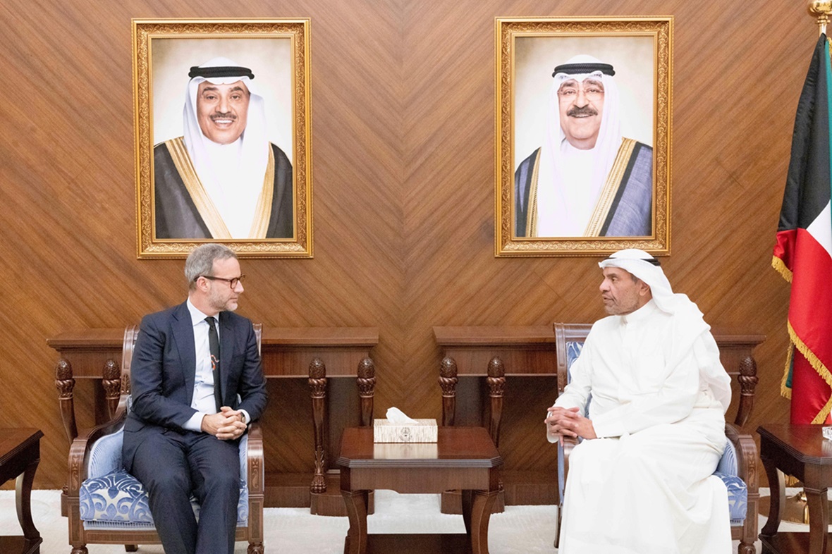 Minister of Foreign Affairs Abdullah Al-Yahya with US President's Special Envoy for Hostage Response Adam Boehler