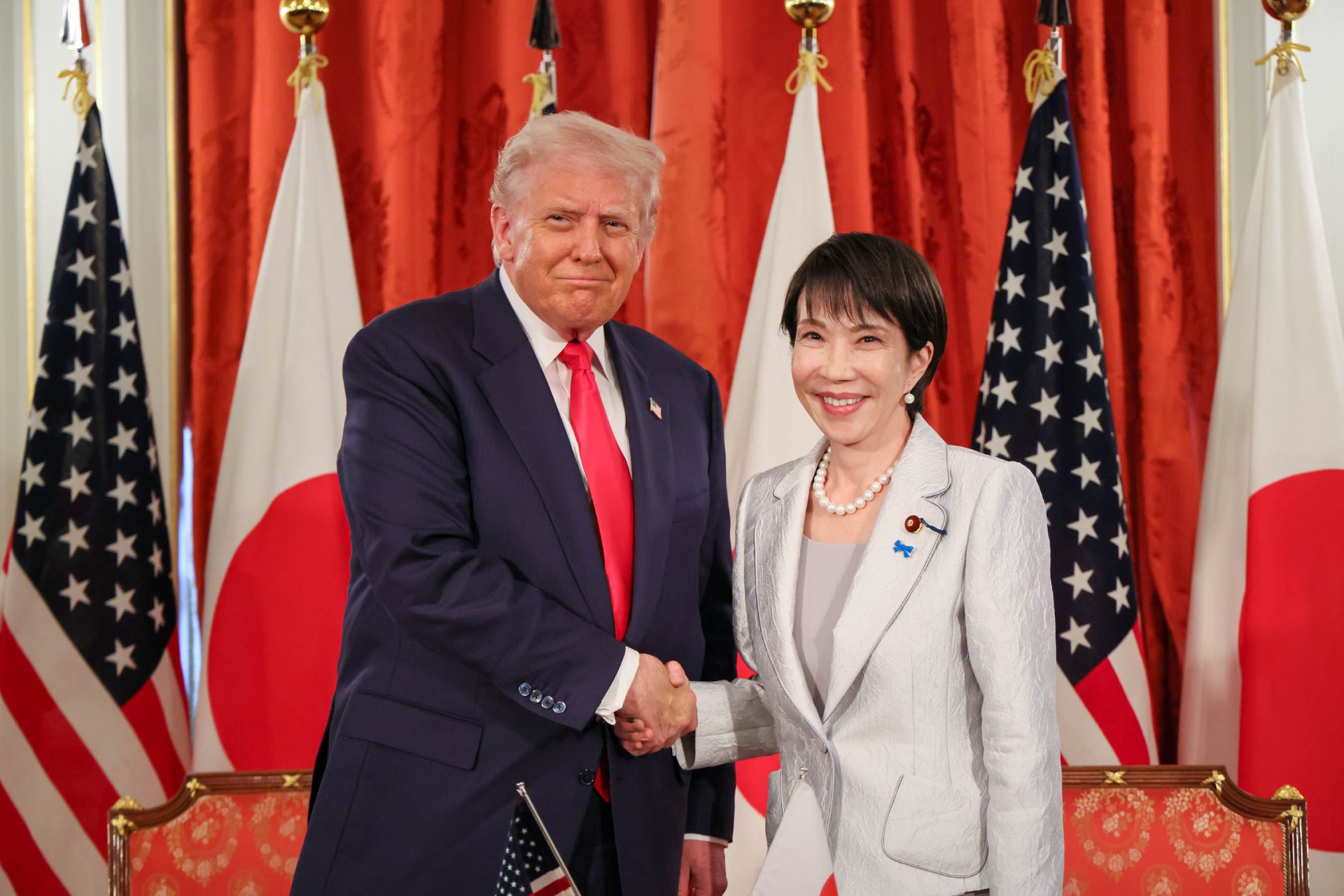 La Première ministre japonaise avec le président américain