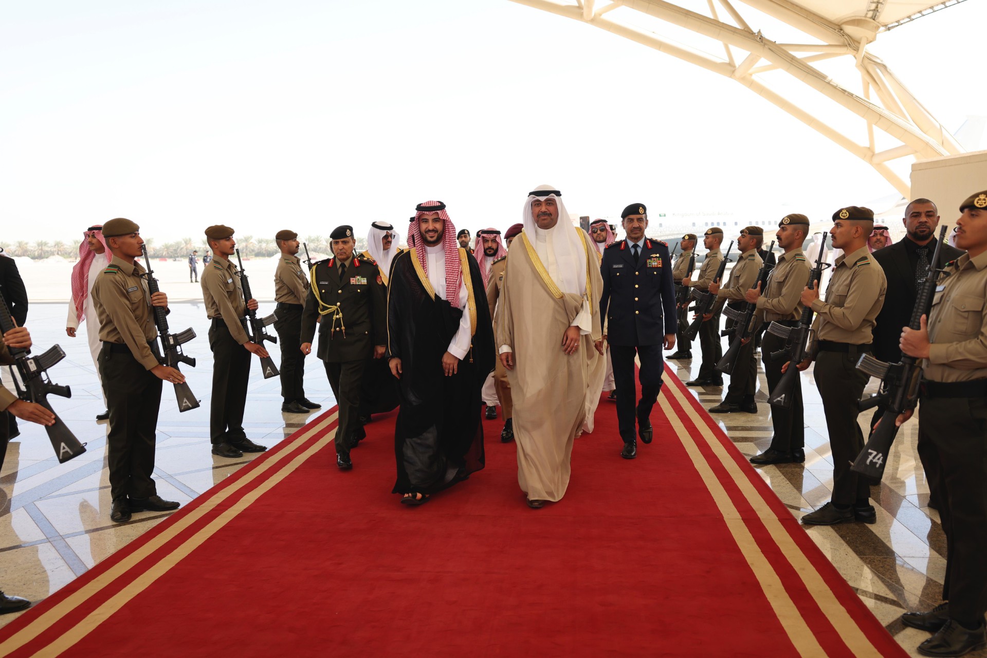 وزير الدفاع يستقبل نظيره السعودي للمشاركة في اجتماع مجلس الدفاع الخليجي المشترك                                                                                                                                                                           