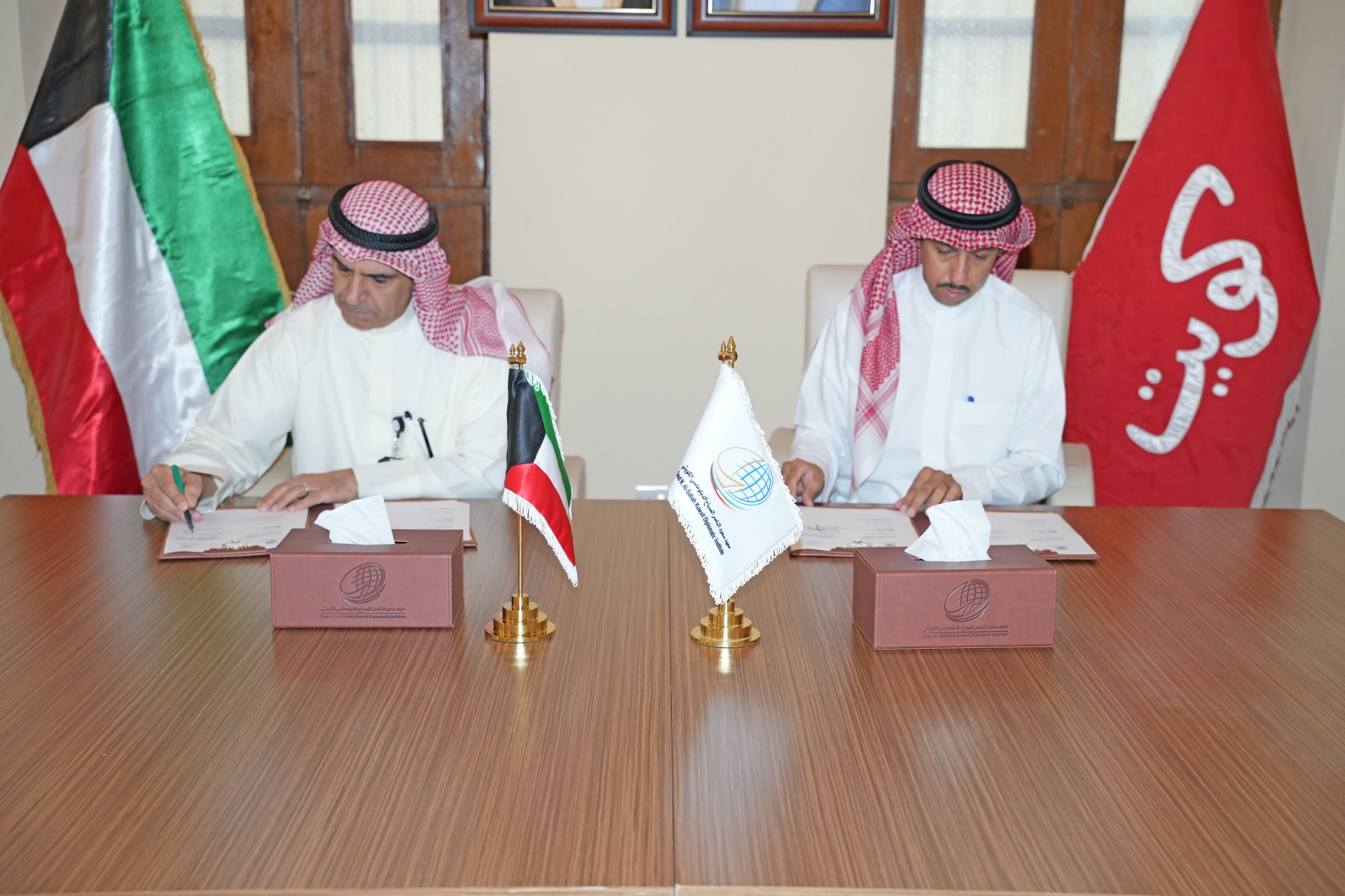 معهد سعود الناصر الدبلوماسي وجامعة جورج تاون يوقعان مذكرة لتطوير برامج التعاون المشتركة