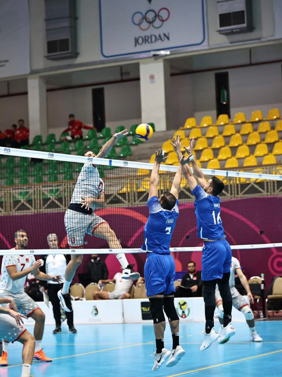 مباراة منتخب الكويت لكرة الطائرة مع نظيره التونسي