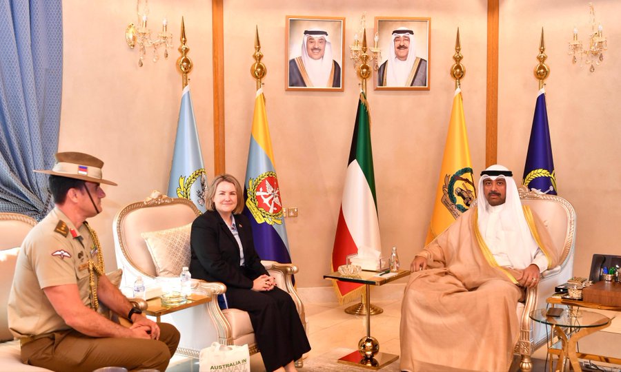 Minister of Defense meets Australian Ambassador