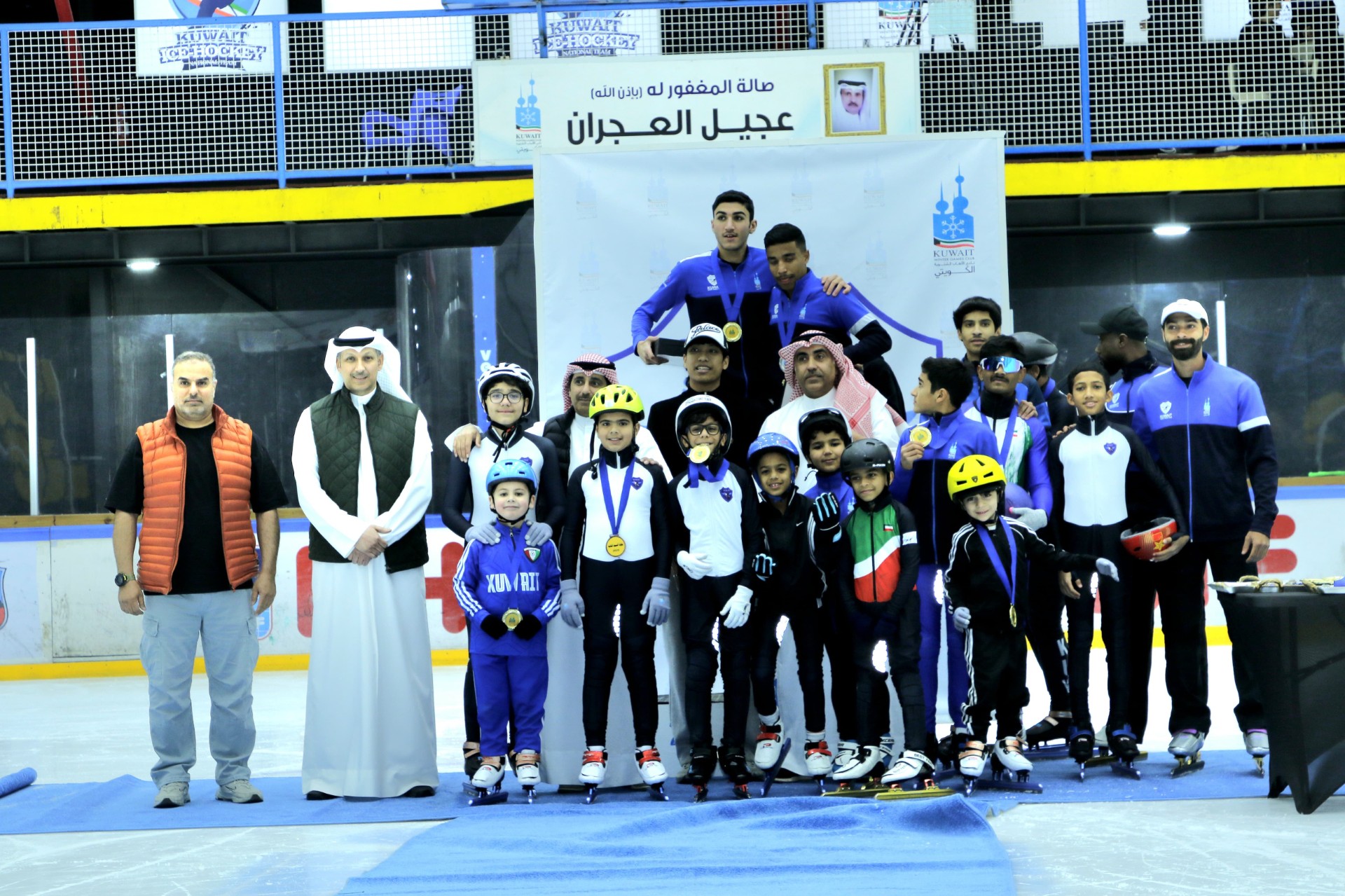 تكريم الفائزين بالميداليات بعد ختام البطولة