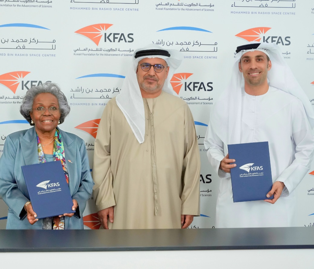 KFAS Director General Dr. Ameena Farhan and Mohammed bin Rashid Space Centre Director General Salem Al-Marri during the MoU signing
