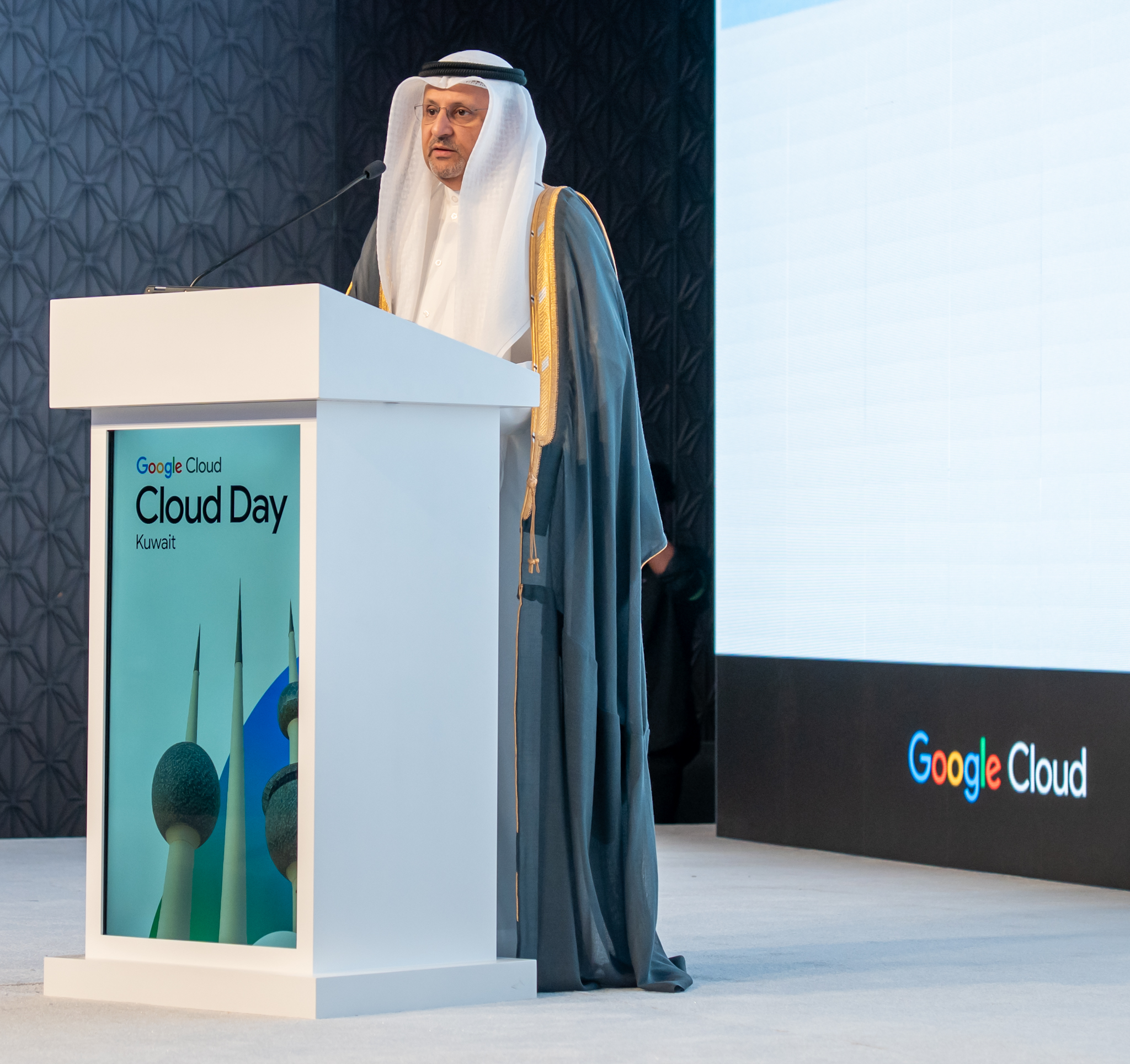 Le ministre d’Etat chargé des Télécommunications, Omar Al-Omar