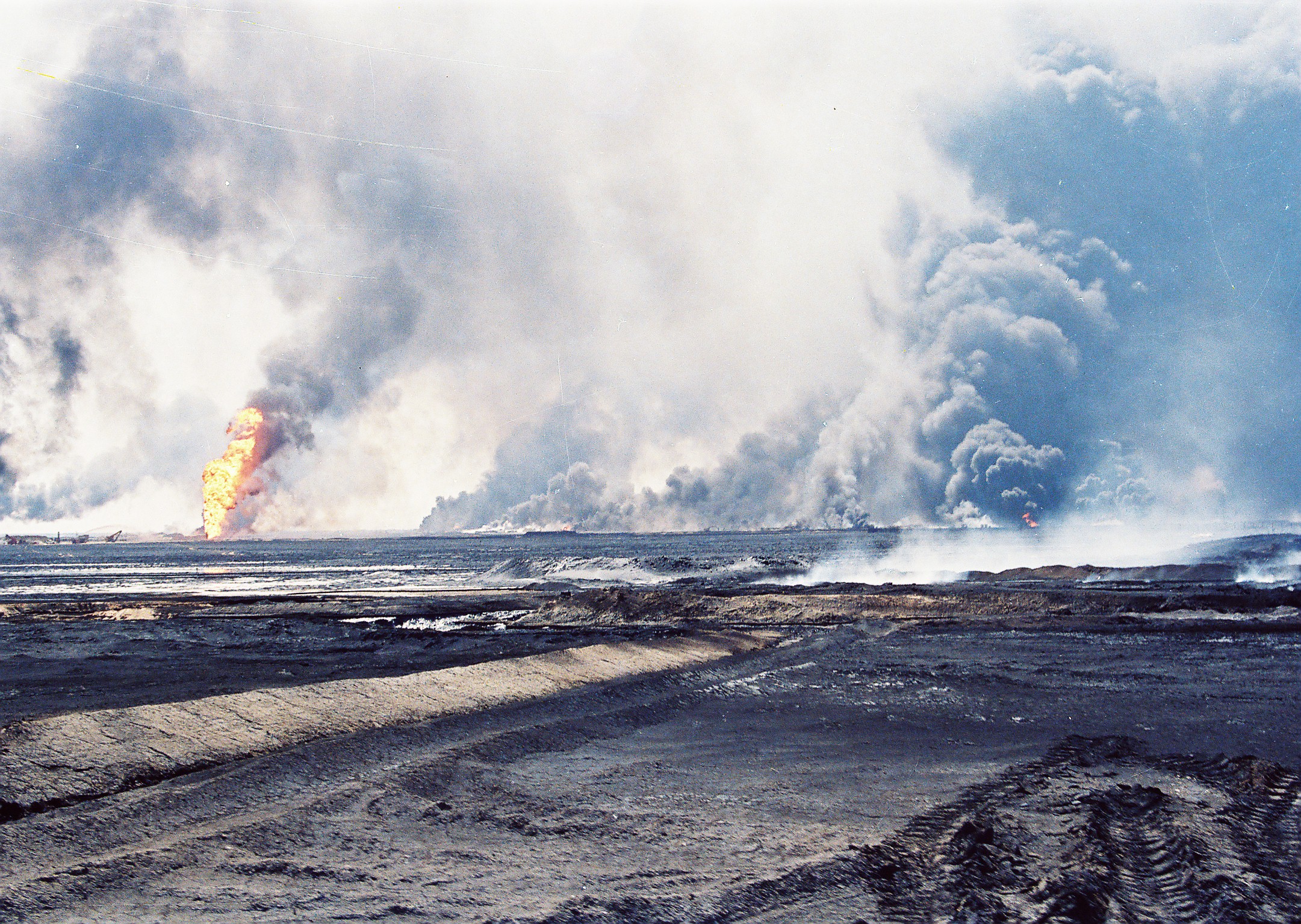 Kuwait marks 34th anniversary of last oil well extinguished by Iraq
